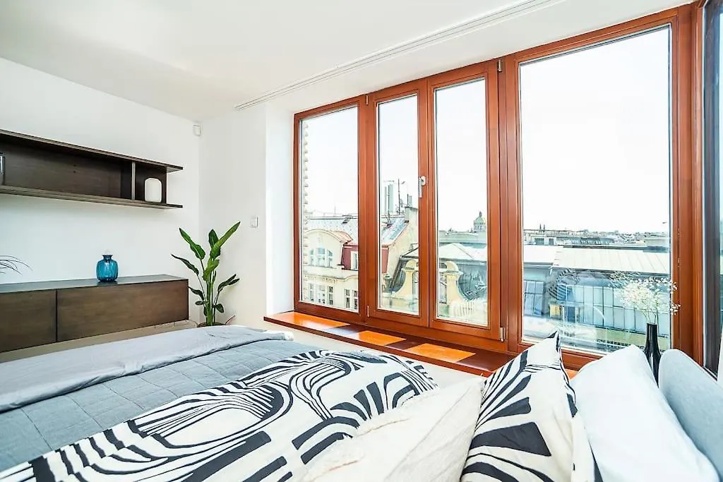 Shiny Rooftop Apart With Free Garage Prag Tjeckien
