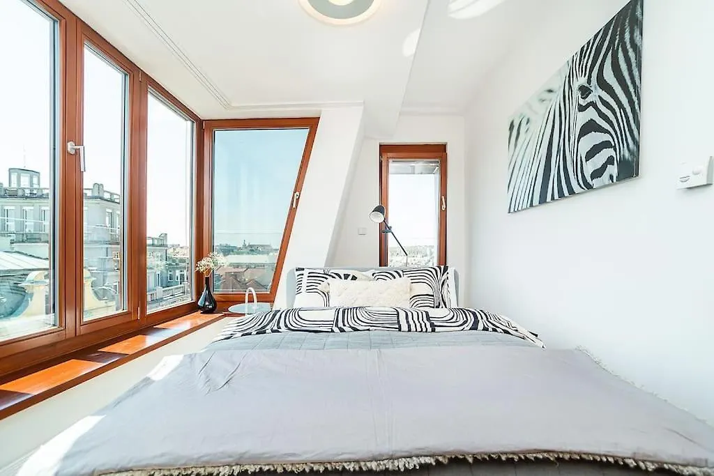 Lägenhet Shiny Rooftop Apart With Free Garage Prag